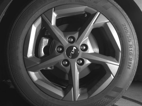 Used 2025 Kia K4 LXS image 12