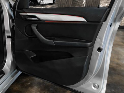 Used 2019 BMW X1 sDrive28i w/ M Sport Package FWD image 38