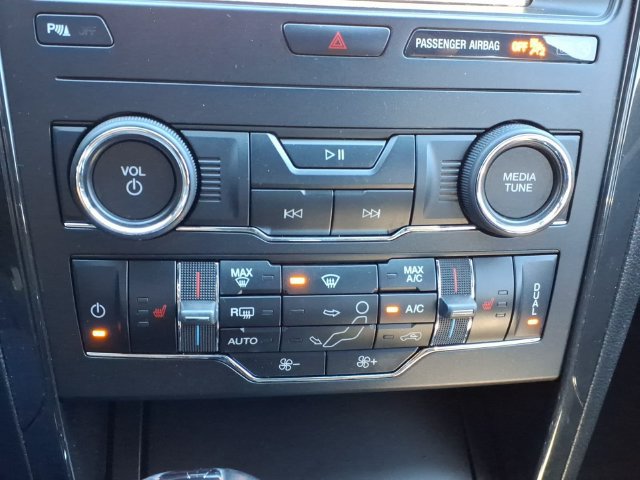 Used 2019 Ford Explorer XLT w/ Equipment Group 202A AWD/4WD image 28