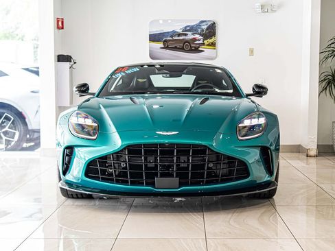 Used 2026 Aston Martin V8 Vantage Coupe RWD image 2
