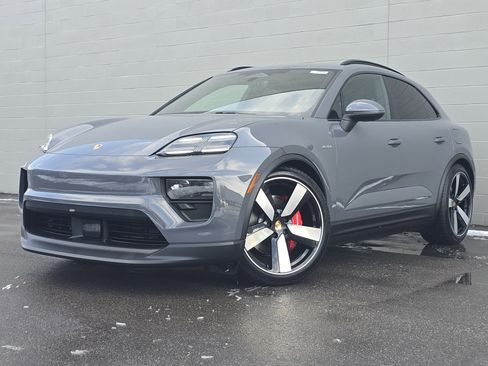 New 2025 Porsche Macan 4S Electric image 1