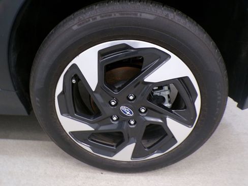 Used 2024 Subaru Crosstrek 2.5i Limited w/ Crosstrek Mirror Package image 8