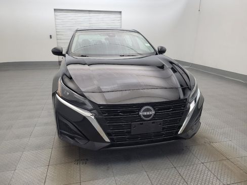 Used 2025 Nissan Altima 2.5 SV FWD image 14