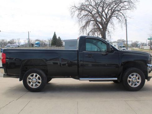 Used 2014 Chevrolet Silverado 2500 LT w/ Convenience Package AWD/4WD image 3