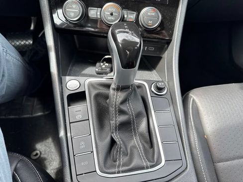 Used 2024 Volkswagen Jetta SE FWD image 18