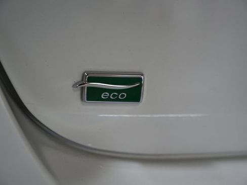 Used 2016 Chevrolet Malibu LT image 12