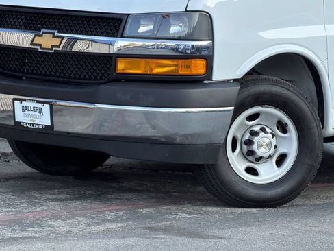 Certified 2025 Chevrolet Express 2500 w/ Driver Convenience Package RWD image 7