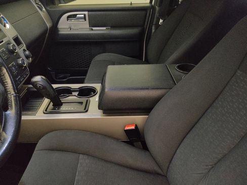 Used 2017 Ford Expedition XLT AWD/4WD image 17