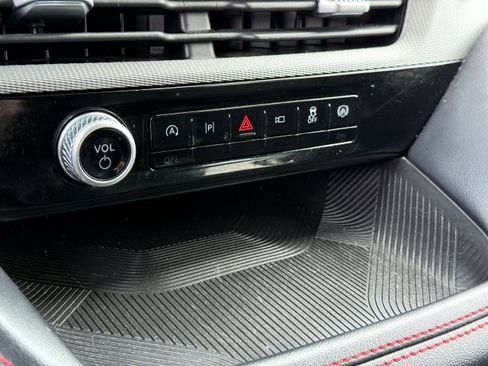 Certified 2025 Ford Explorer ST-Line w/ ST-Line Street Pack image 36