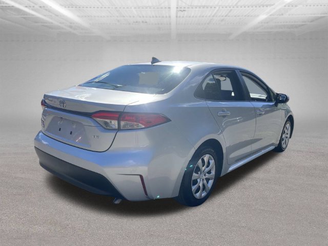 Used 2025 Toyota Corolla LE FWD image 9