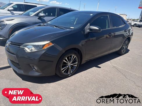 Used 2016 Toyota Corolla LE FWD image 2