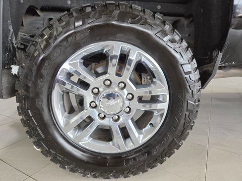 Used 2018 Chevrolet Silverado 2500 High Country w/ Duramax Plus Package image 12