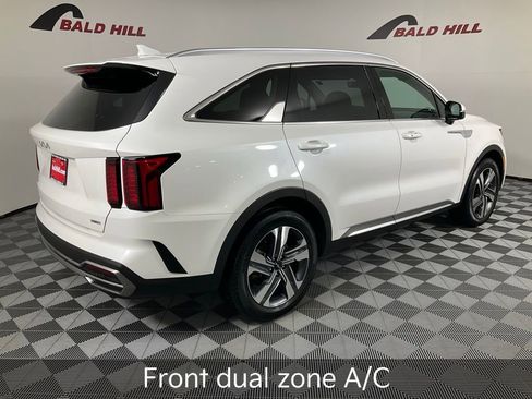 Certified 2023 Kia Sorento EX image 8
