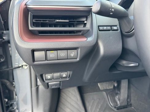 Used 2024 Toyota Prius Prime FWD image 19