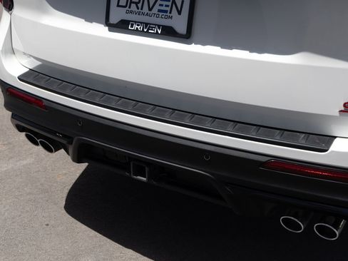 Used 2025 Ford Explorer ST AWD/4WD image 10