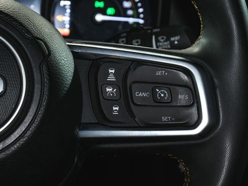 Used 2024 Jeep Wrangler Unlimited Sahara AWD/4WD image 27