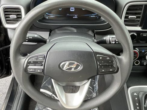 Used 2023 Hyundai Venue SE w/ Cargo Package FWD image 12