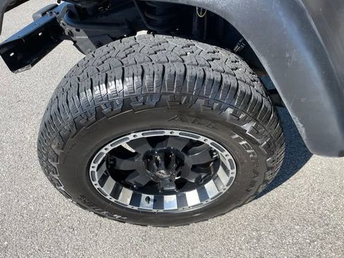 Used 2004 Jeep Wrangler X AWD/4WD image 12