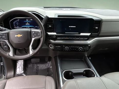 Used 2025 Chevrolet Silverado 2500 LTZ w/ LTZ Plus Package AWD/4WD image 17