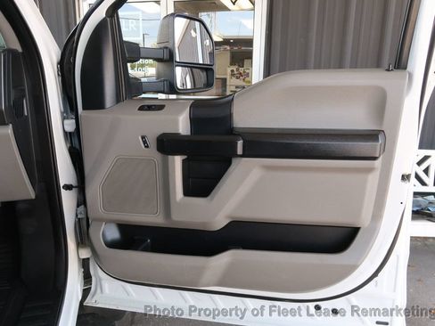 Used 2018 Ford F550 2WD Crew Cab Super Duty image 27