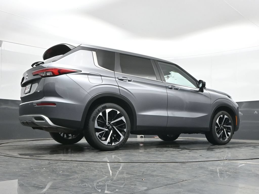 Used 2024 Mitsubishi Outlander SE AWD/4WD image 43