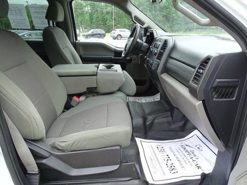 Used 2019 Ford F250 XL w/ Power Equipment Group image 28