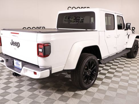 Used 2022 Jeep Gladiator Overland image 21