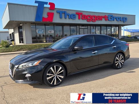 Used 2019 Nissan Altima 2.5 Platinum image 1