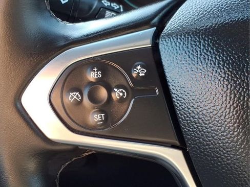 Used 2023 Chevrolet Traverse LT FWD image 30
