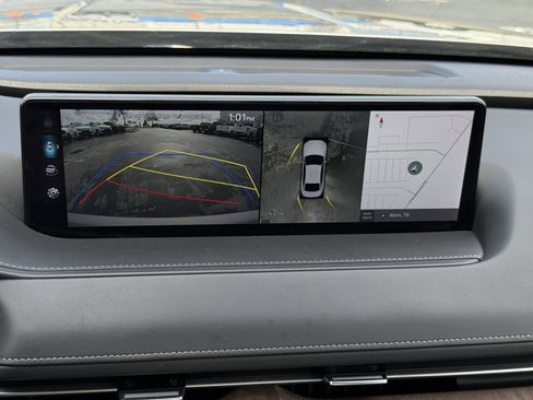 Used 2023 Genesis G80 image 26