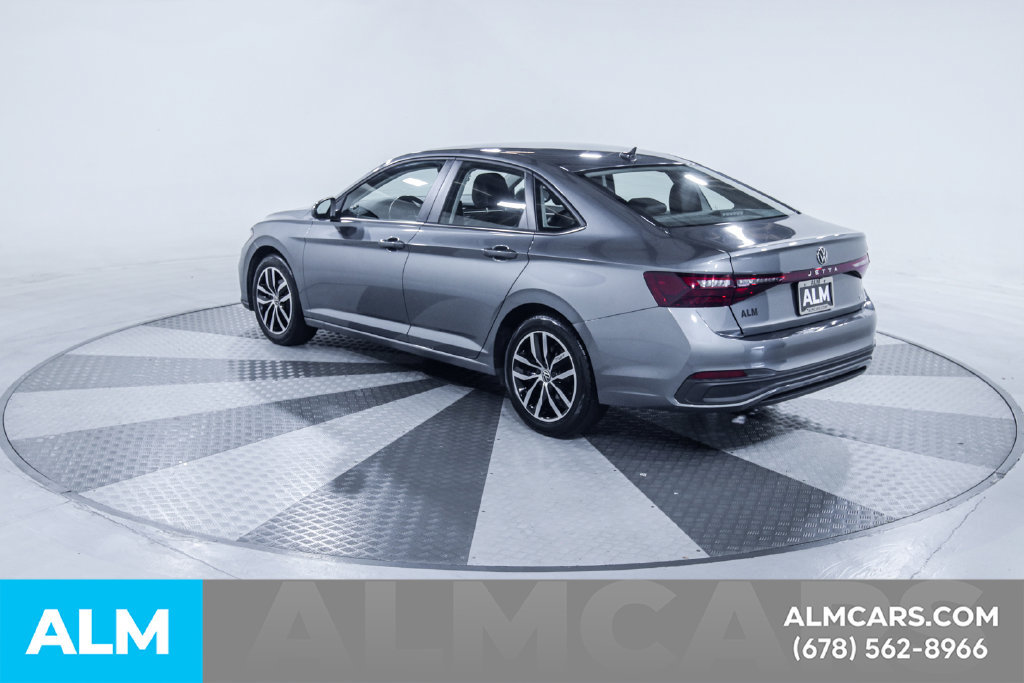 Used 2025 Volkswagen Jetta SE FWD image 7