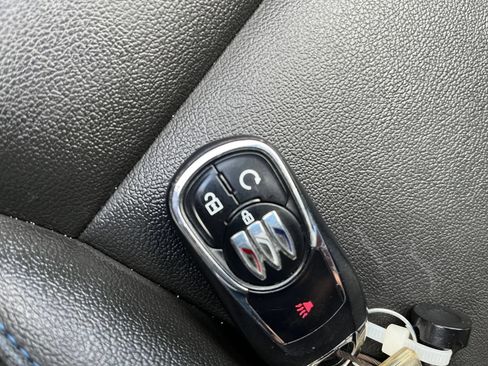 Used 2025 Buick Envista Sport Touring FWD image 22