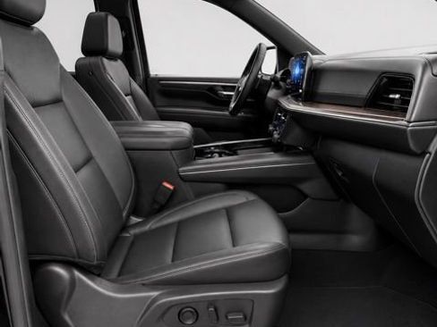 Used 2026 Chevrolet Suburban Z71 w/ Comfort Package AWD/4WD image 15