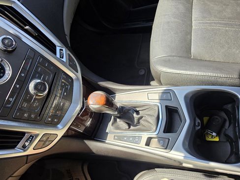 Used 2010 Cadillac SRX Luxury FWD image 15