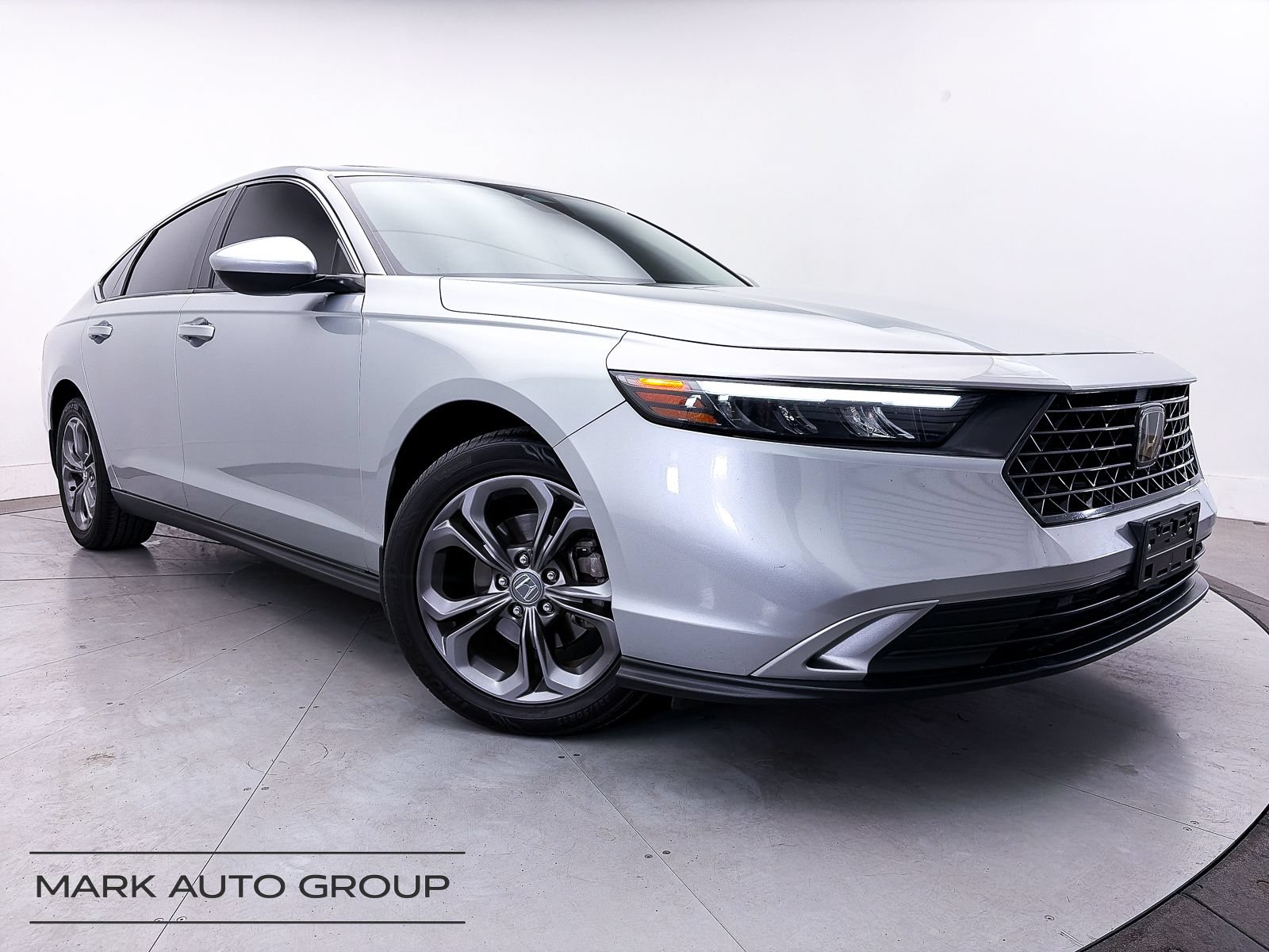 Used 2024 Honda Accord EX image 1