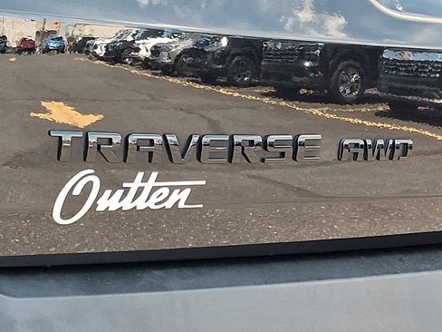 Used 2022 Chevrolet Traverse LT w/ Midnight/Sport Edition AWD/4WD image 30