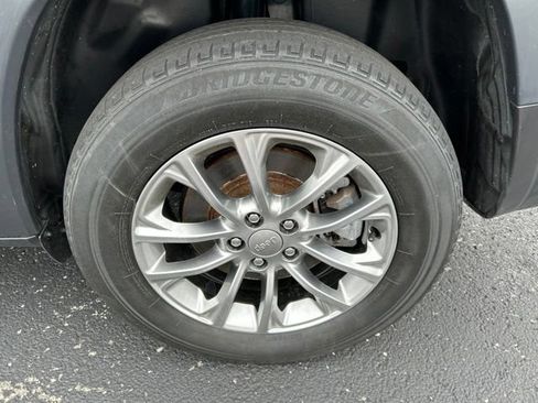 Used 2021 Jeep Cherokee Latitude Lux AWD/4WD image 18