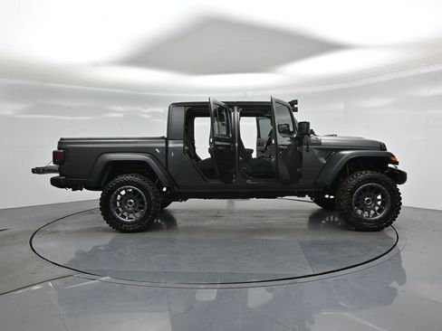 Used 2023 Jeep Gladiator Sport AWD/4WD image 4