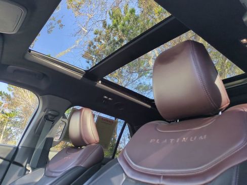 Used 2020 Ford Explorer Platinum image 20