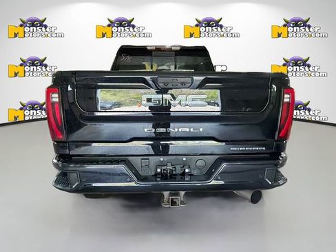Used 2024 GMC Sierra 2500 Denali Ultimate AWD/4WD image 5