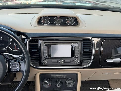 Used 2014 Volkswagen Beetle TDI image 24