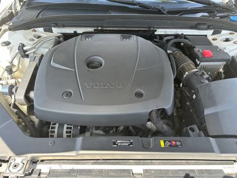 Used 2020 Volvo S60 T6 Momentum AWD/4WD image 33