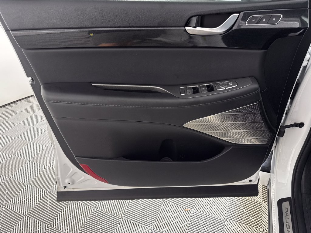 Used 2022 Hyundai Palisade Limited FWD image 12