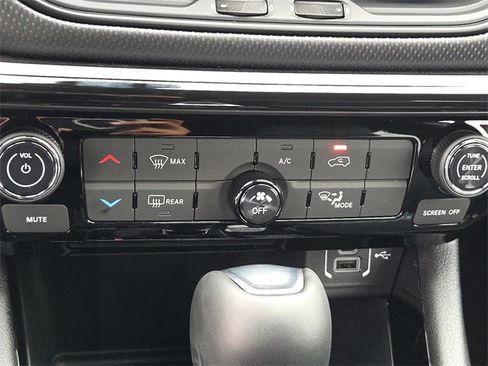 New 2026 Jeep Compass Latitude image 21