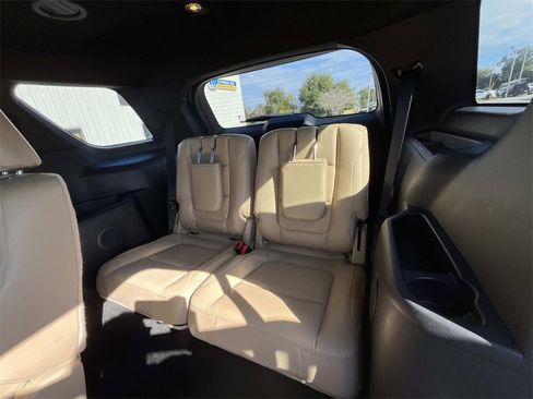 Used 2017 Ford Explorer XLT w/ Equipment Group 202A image 14