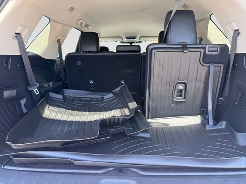 Certified 2022 Nissan Pathfinder SL w/ Cargo Package AWD/4WD image 18