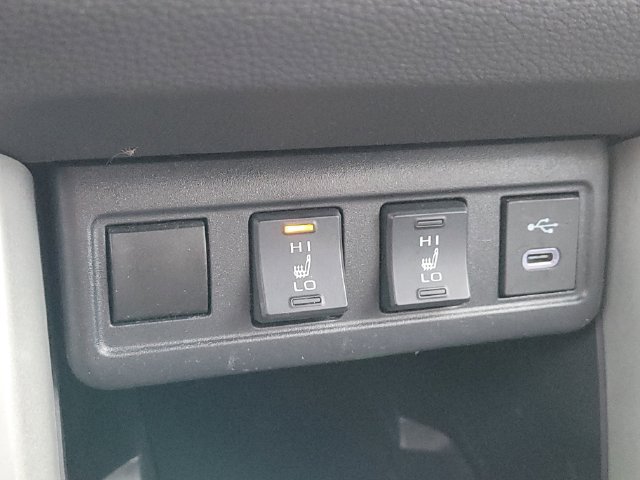 Used 2024 Toyota Corolla Cross XLE w/ Convenience Package FWD image 18