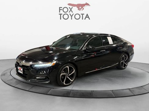 Used 2018 Honda Accord Touring image 1