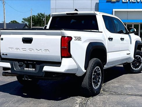 Used 2024 Toyota Tacoma TRD Off-Road AWD/4WD image 2