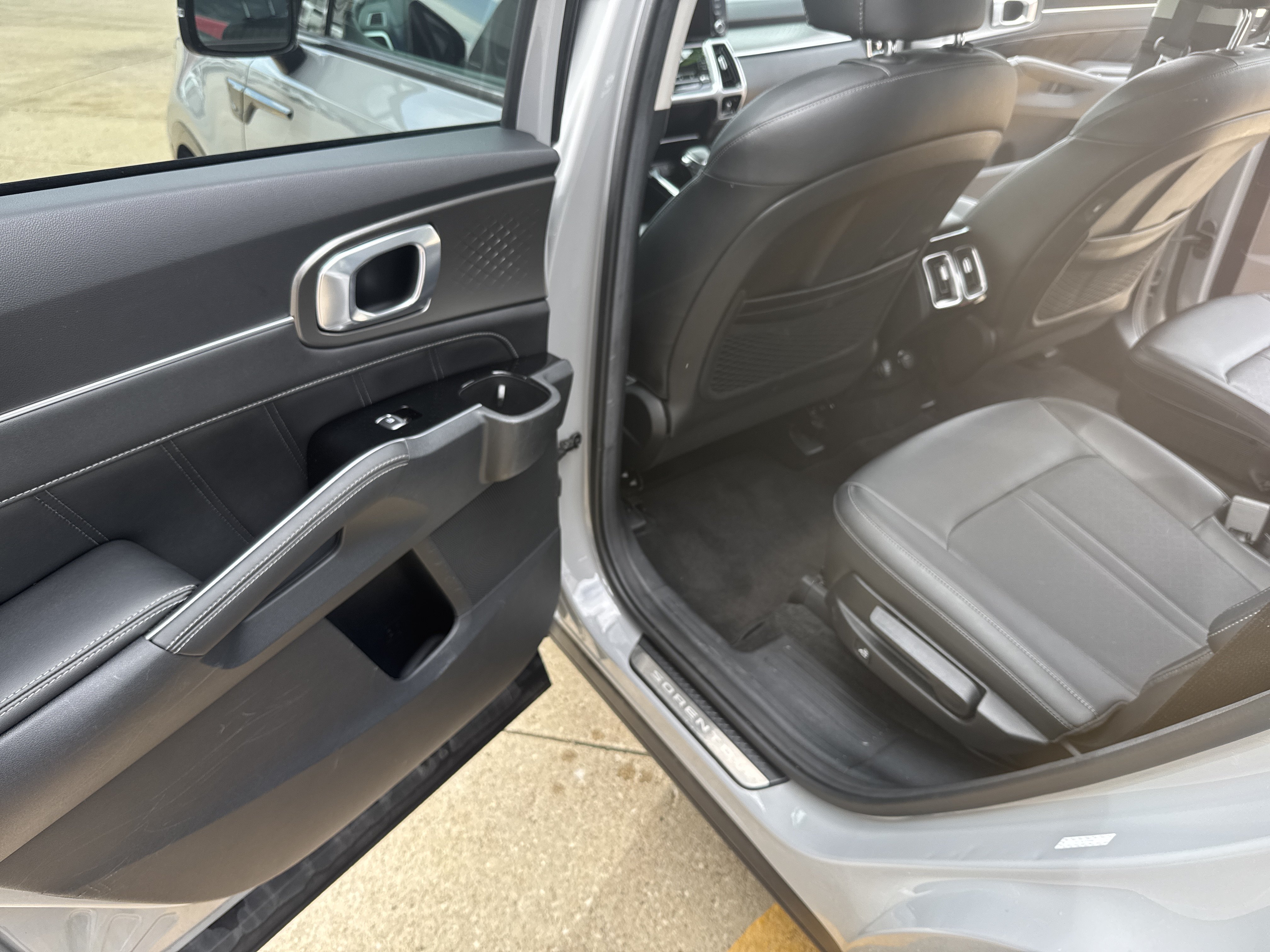 Used 2022 Kia Sorento SX AWD/4WD image 11